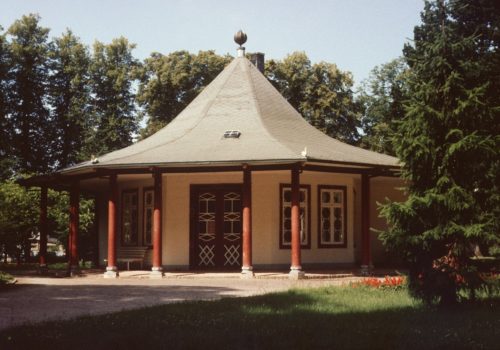 pavilion-5104469_1280